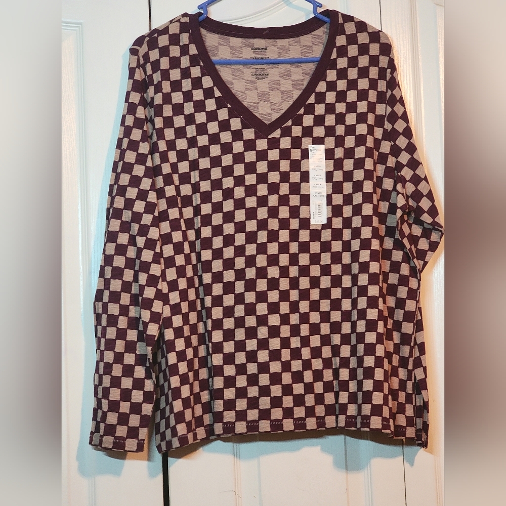 Checkered V-Neck long sleeve t- shirt
